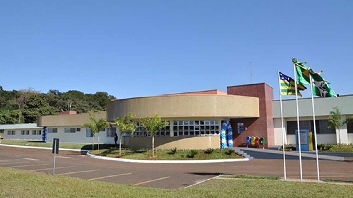 TCE-GO multa em 17 mil ex-presidente de OS que atua em hospitais de Goiás