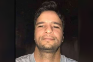 Corpo de suspeito de matar a mulher e os tios dela é achado em motel no RJ