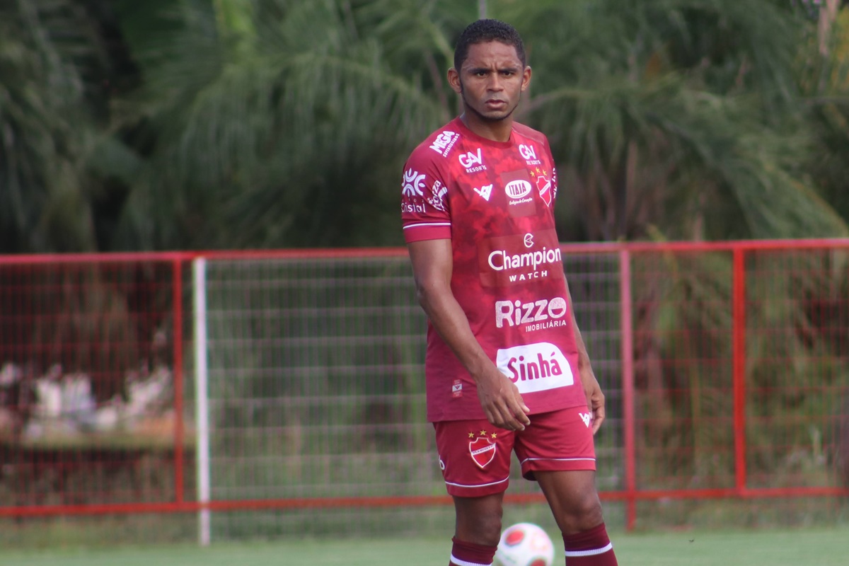 Deivid em treinamento pelo Vila Nova