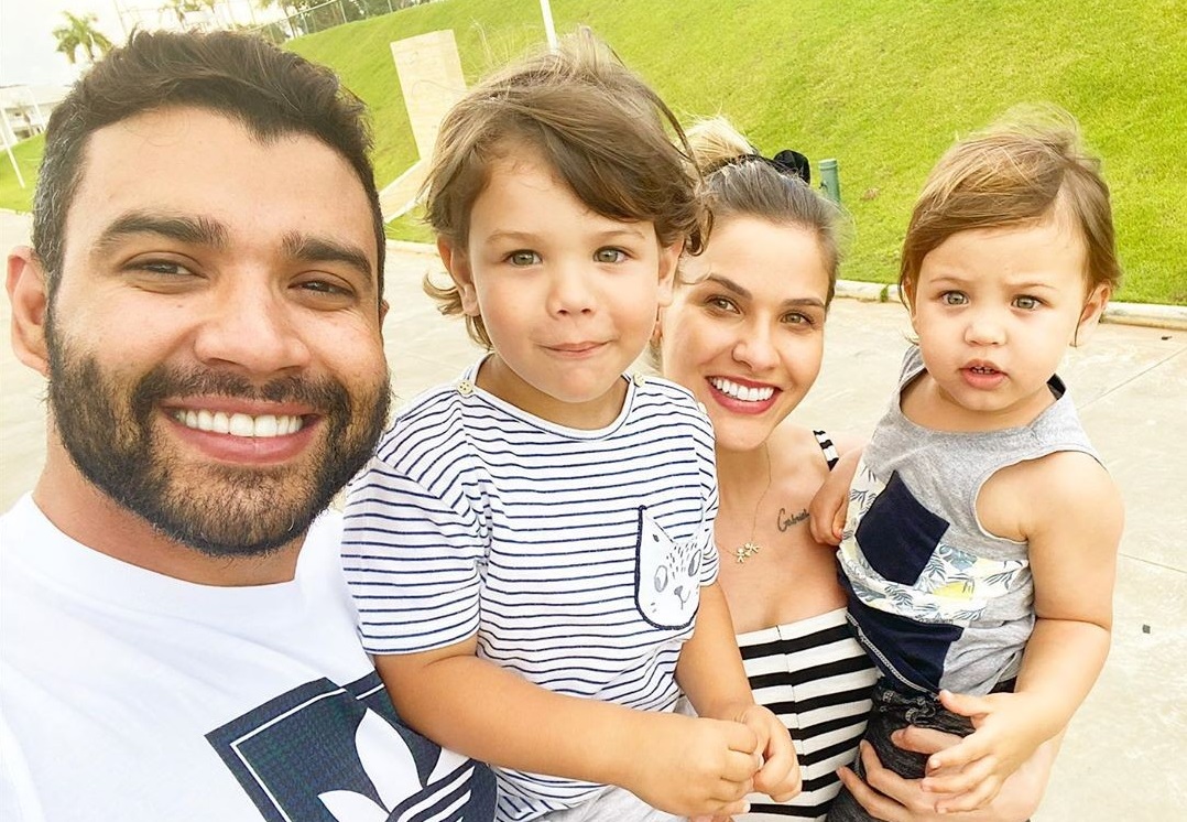 Mãe dos filhos de Gusttavo Lima não revela onde pequenos estudam por "segurança". Andressa Suita fala da adaptação dos filhos na escola