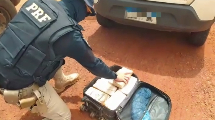 A droga está avaliada em mais de R$ 3,5 milhões. (Foto: Divulgação - PRF)
