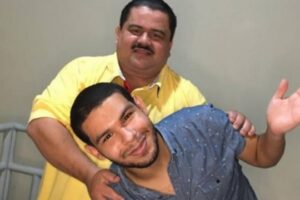 "Tem gente que pede para tirar foto do quarto do Vinicius", disse. BBB 22: Pai de Vyni diz que faturamento de restaurante da família dobrou