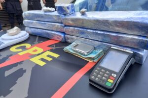 Apreensão aconteceu no bairro São Carlos (Foto: Divulgação/CPE)