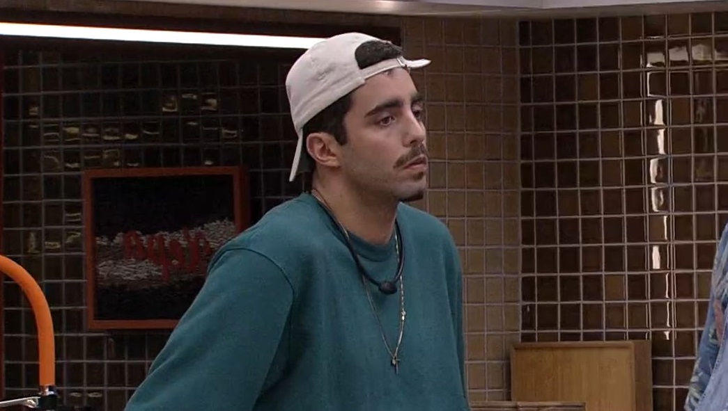 Brother afirmou que um grupo foi falso e tirou sarro da "união". BBB 22: Scooby arruma as malas e fala em desistir após votação; vídeos