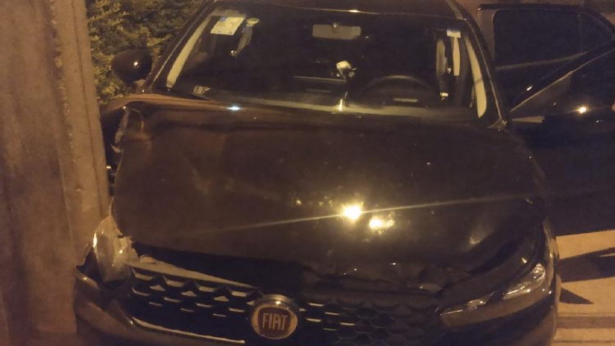 Motorista de aplicativo pula de carro em movimento durante assalto em Águas Lindas