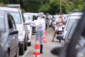 Drive-thru da testagem de covid-19 atende o setor Jardim América nesta quinta-feira (17)