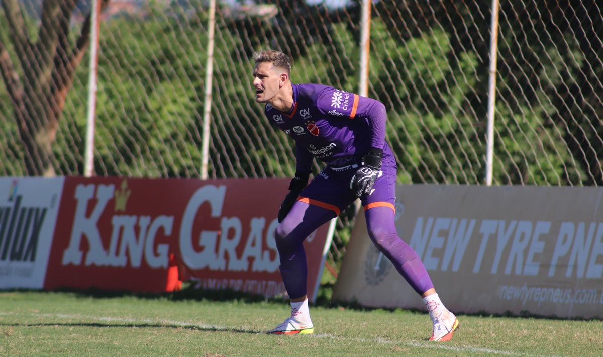 Goleiro Georgemy do Vila Nova