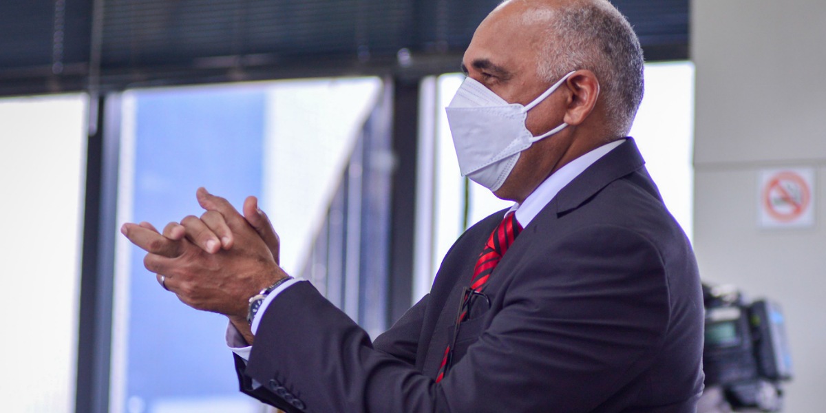 Rogério Cruz faz convite a Anselmo Pereira para ser novo líder na Câmara