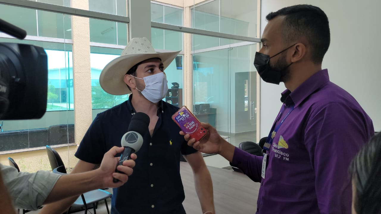Coletiva de imprensa foi realizada na sede do Sindicato Rural de Anápolis (Foto: Victoria Hellem/Rádio São Francisco FM)