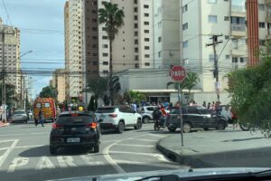 Carro atinge e mata jovem na calçada após colisão no Setor Bela Vista