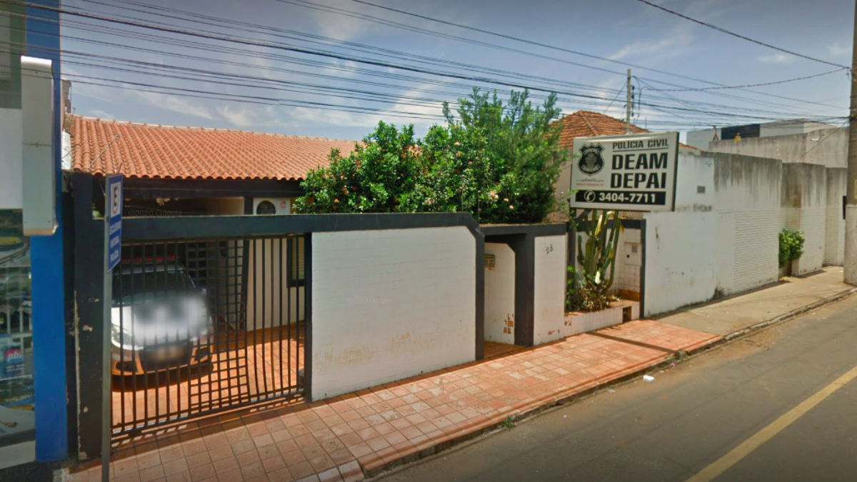 Polícia apreendeu adolescente de 16 anos suspeito de agredir a ex-namorada, dentro do colégio onde os dois estudam, em Itumbiara