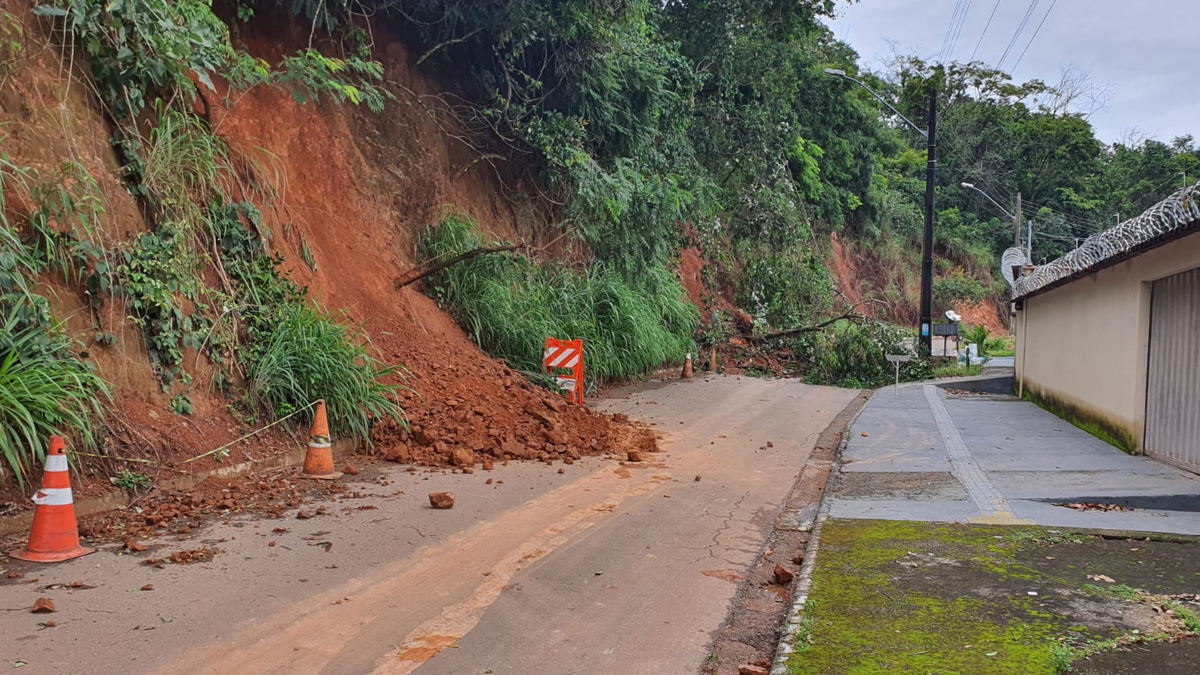 Morador da região do Morro do Mendanha teme novos deslizamentos de terra
