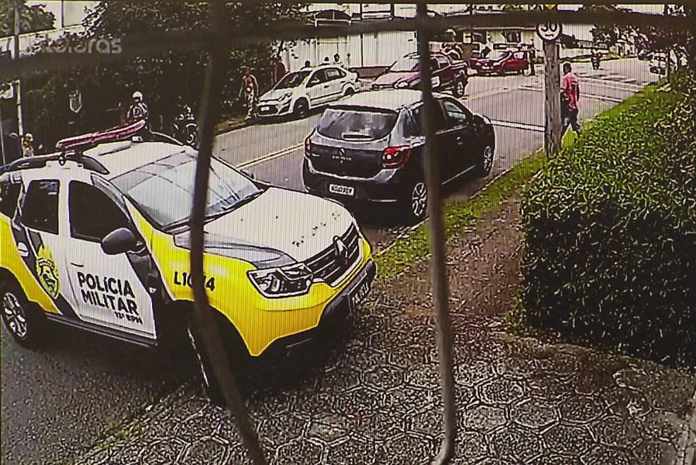 Avô persegue, atropela e entrega suspeito de matar neto para a polícia, em Curitiba
