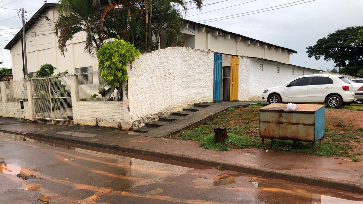 Goiânia: chuva com volume de 15 dias alaga ruas e suspende aulas em CMEI