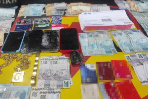 Polícia prende dupla suspeita de aplicar golpe do “bença tia” em Goiânia