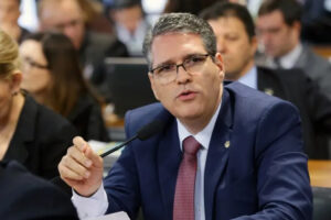 Do PSD, Francisco Jr. diz que apoiará Mabel em Goiânia e que Vanderlan é quem "destoa"