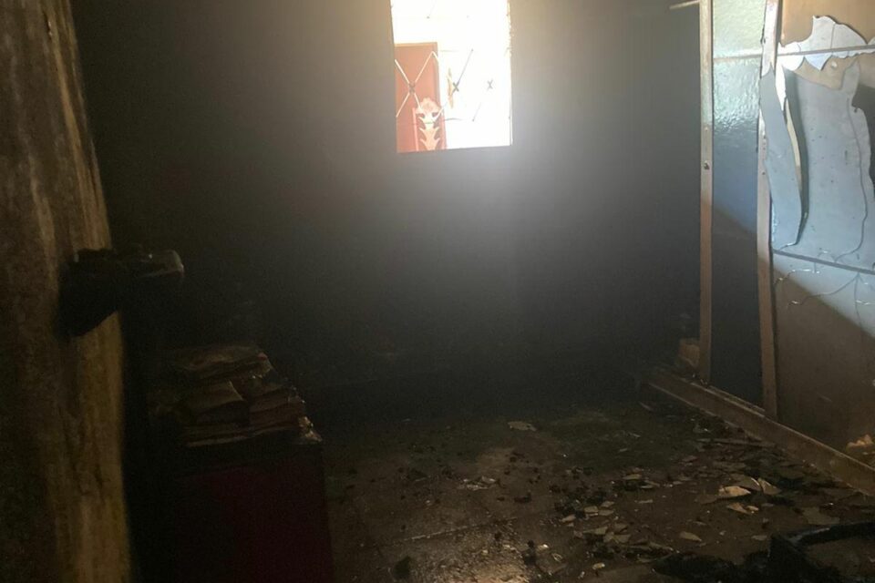  Filho é preso por incendiar casa da mãe em padre Bernardo