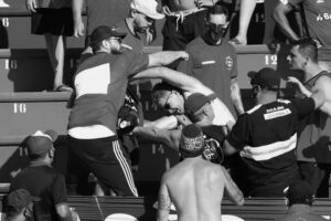 Confusão no estádio Bento Freitas