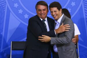 Presidente Bolsonaro e o ex-ministro do Meio Ambiente Ricardo Salles (Foto: Agência Brasil)