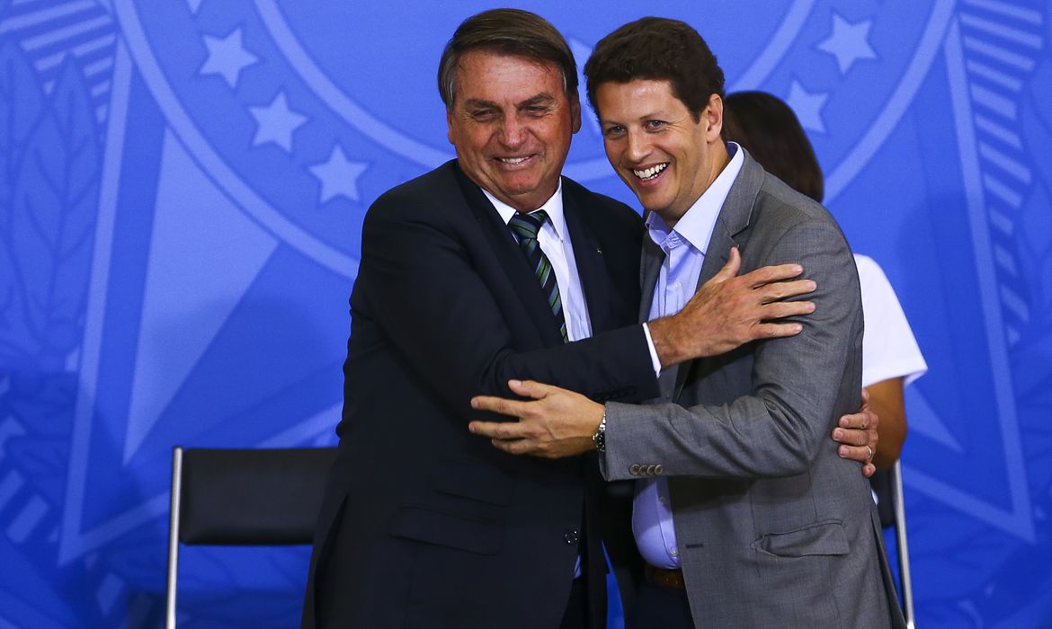 Presidente Bolsonaro e o ex-ministro do Meio Ambiente Ricardo Salles (Foto: Agência Brasil)
