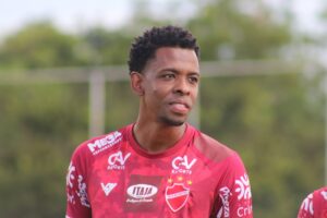 Moacir retorna ao time do Vila Nova para jogo da Copa do Brasil