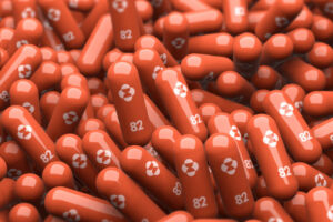 Droga já foi aprovada para uso nos EUA e no Reino Unido; no Brasil, pedido já foi feito à Anvisa Pílula eficácia contra Covid