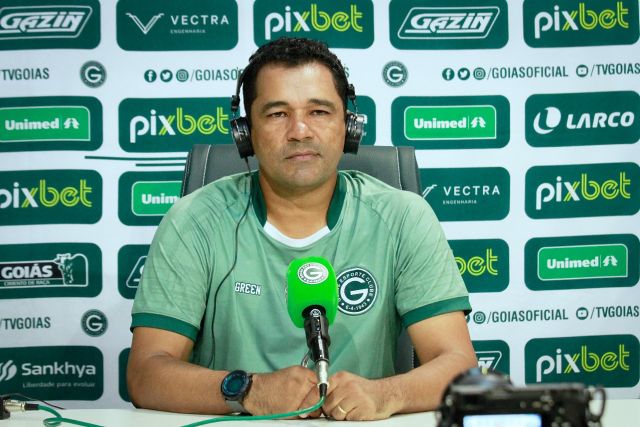 Glauber Ramos em coletiva