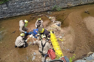 Homem cai de altura de quatro metros em Luziânia