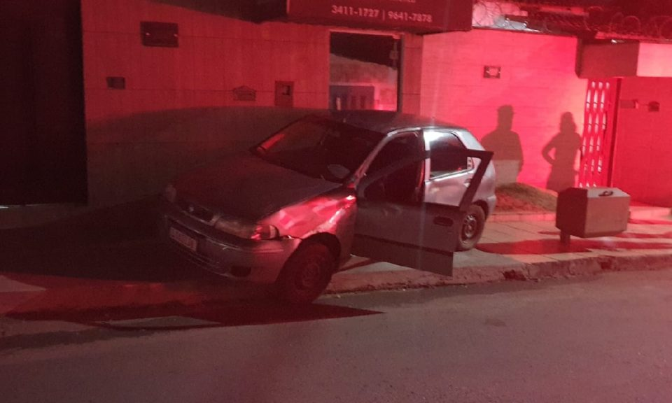 Motorista embriagado colide com três carros em Catalão