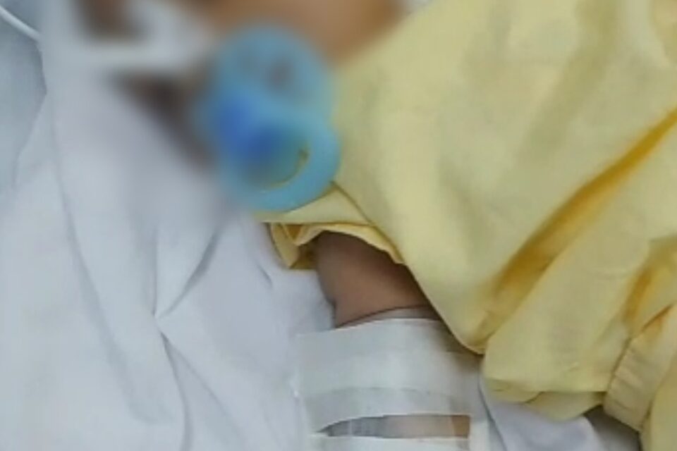 Mãe pede ajuda para conseguir doação de sangue para bebê de um mês com anemia forte