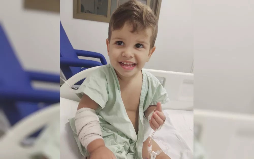 Menino com picada de aranha passa por cirurgia e não corre mais perigo (Foto: Arquivo Pessoal)