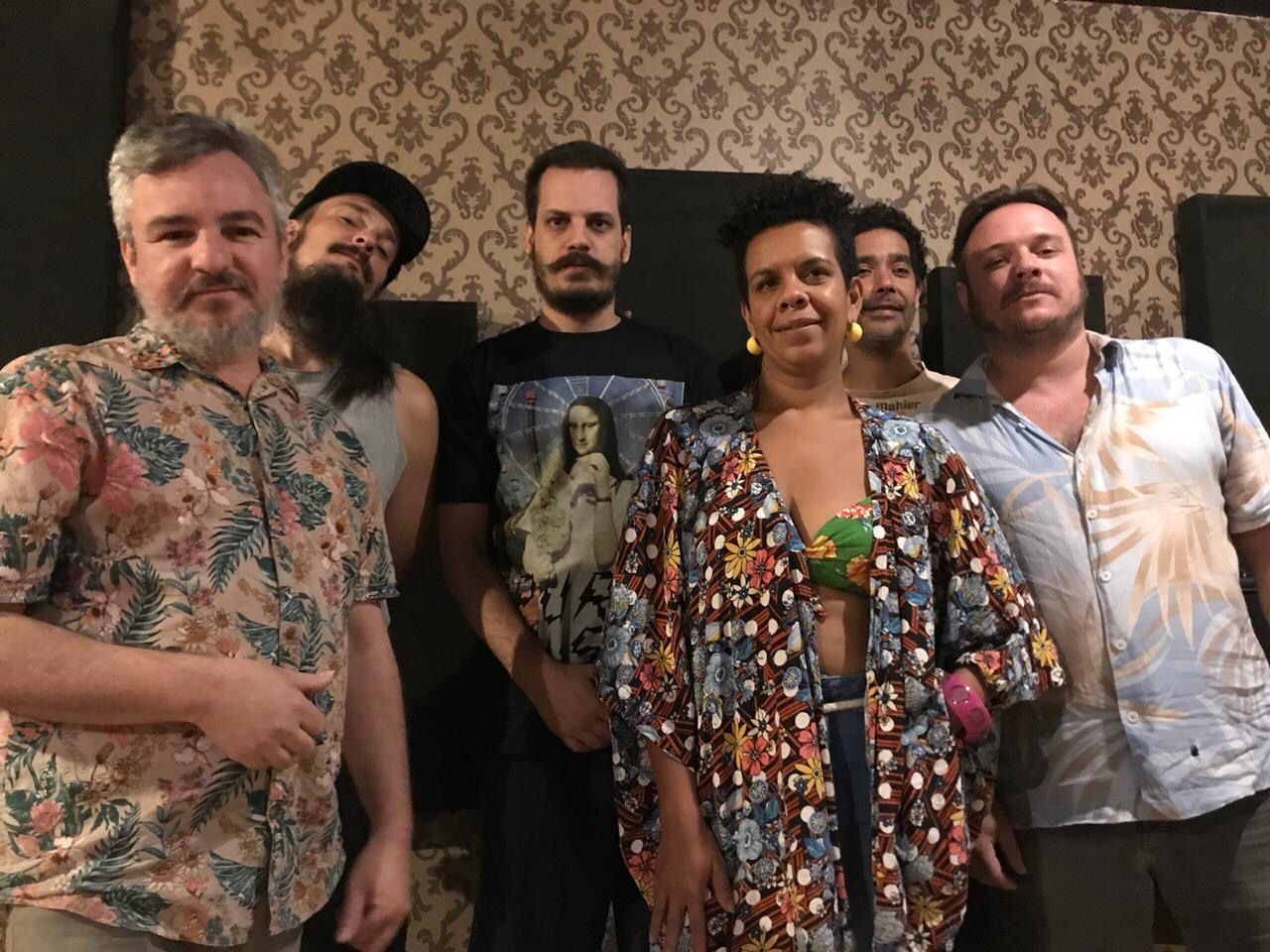 banda Mundhumano em Goiânia: grupo se apresenta no Lowbrow