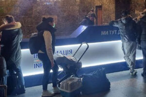 Embaixada do Brasil em Kiev anuncia trem para retirada de brasileiros