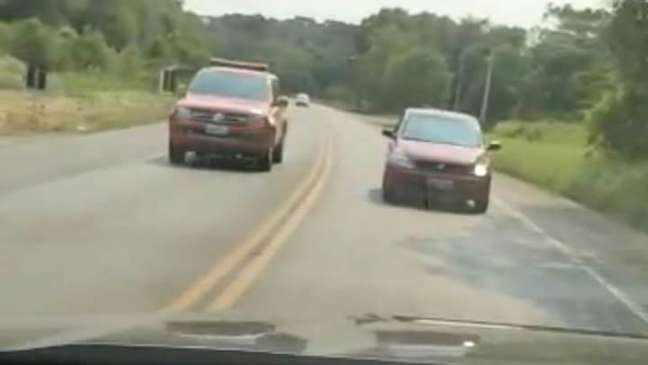 Mulher é presa após dirigir de ré em rodovia de Santa Catarina