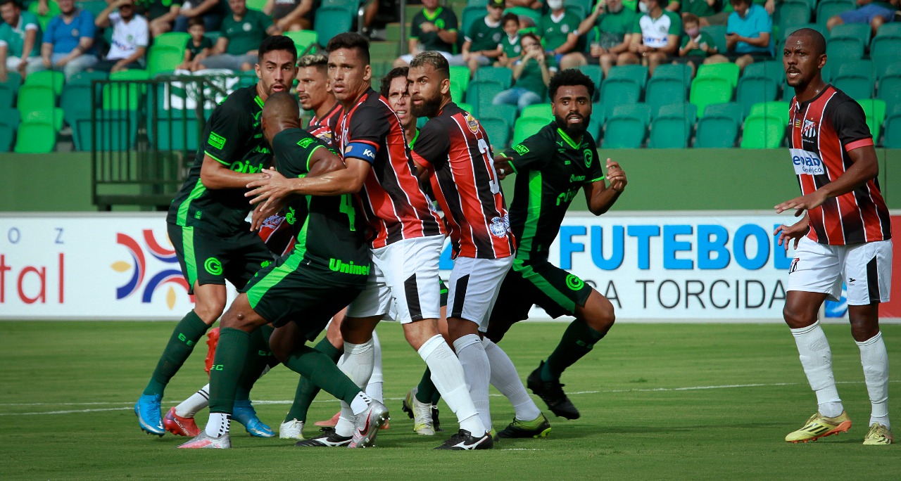 Goiás e Anápolis se enfrentando na Serrinha