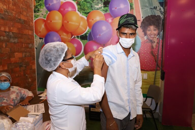 Aparecida de Goiânia intensifica vacinação e imuniza 20 mil em uma semana (Foto: Claudivino Antunes - Divulgação)