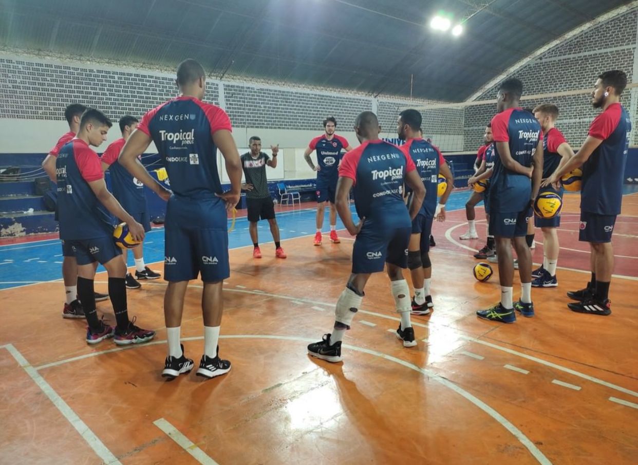 Vila Nova Vôlei durante treinamento