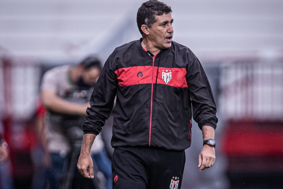 Treinador interino Eduardo Souza