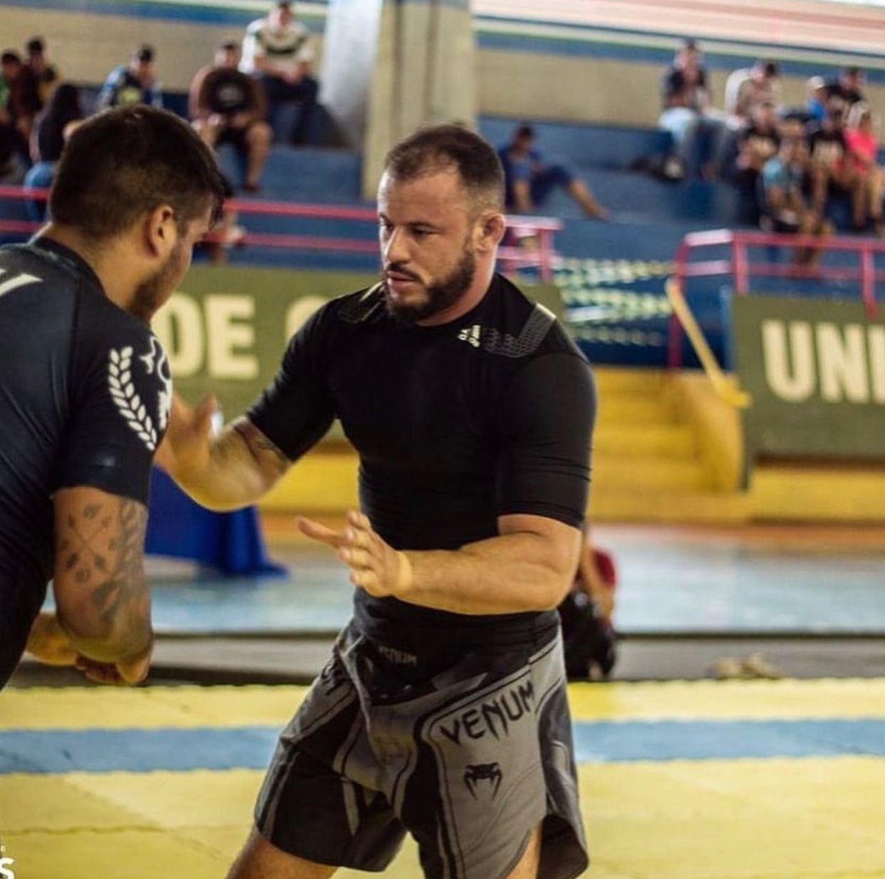 Junior Magal treinando jiu-jitsu