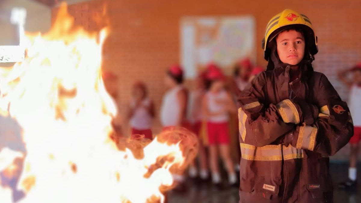 Inscrições para Projeto Bombeiro Mirim estão abertas em Goiás (Foto: Divulgação - Bombeiros)