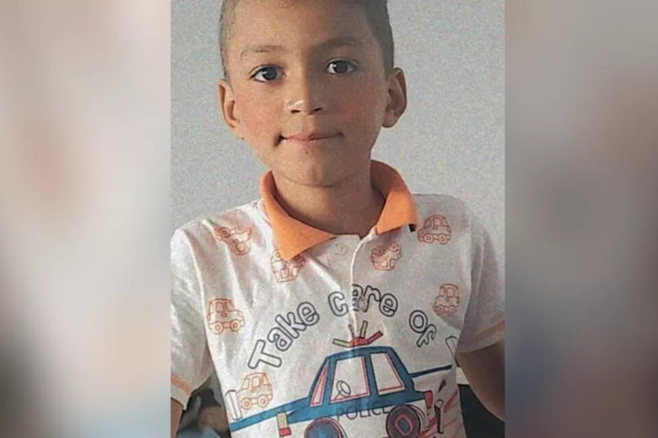 A madrasta de Davi Luiz disse que agrediu o menino porque ele não fez as tarefas de casa. O caso ocorreu em Goianésia e é investigado. (Foto: Reprodução - Redes Sociais)