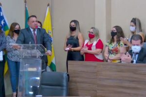Presidente da Câmara de Aparecida usa para plenário para se defender de machismo