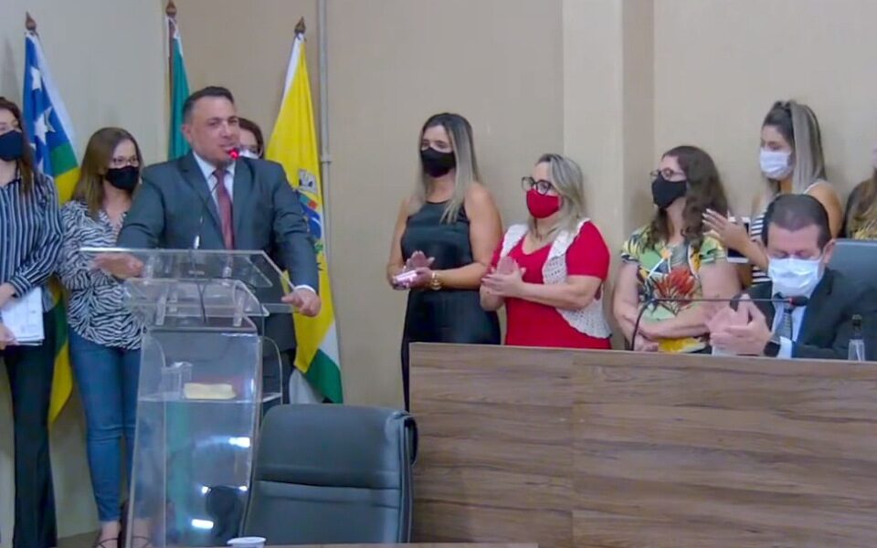 Presidente da Câmara de Aparecida usa para plenário para se defender de machismo