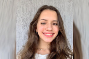 "Ficha ainda não caiu", diz goiana que tirou nota máxima na redação do Enem