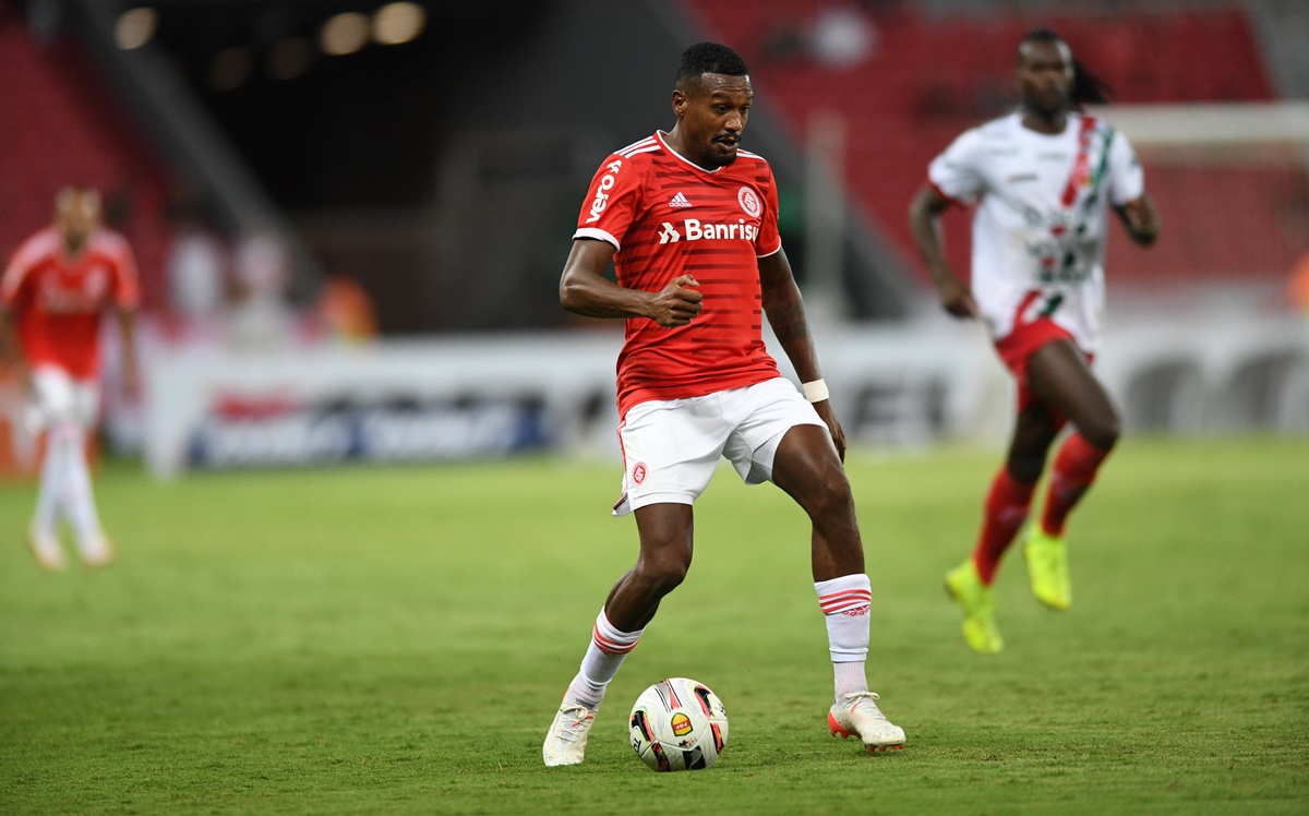 Edenilson em jogo pelo Internacional no Campeonato Gaúcho