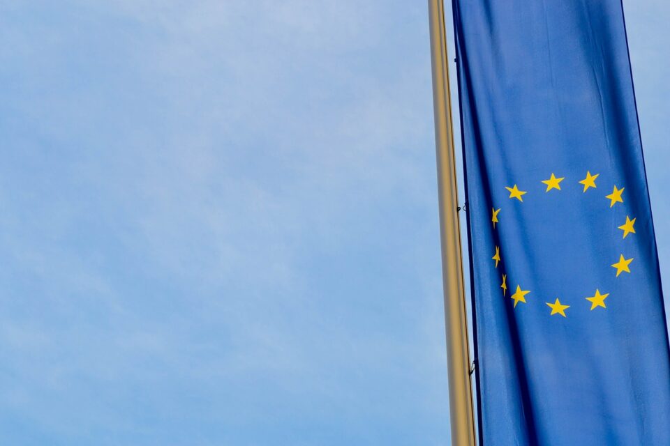 União Europeia subsidiará preços de combustíveis em meio a crise na Ucrânia