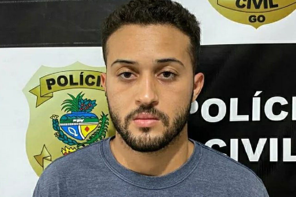 A Polícia Civil prendeu o lojista Igor Rafael Ribeiro Lopes suspeito de se apropriar do celular de um cliente e, através do aparelho, gastar cerca de R$ 25 mil da vítima