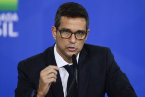 Presidente do BC diz que redução de impostos não resolve inflação
