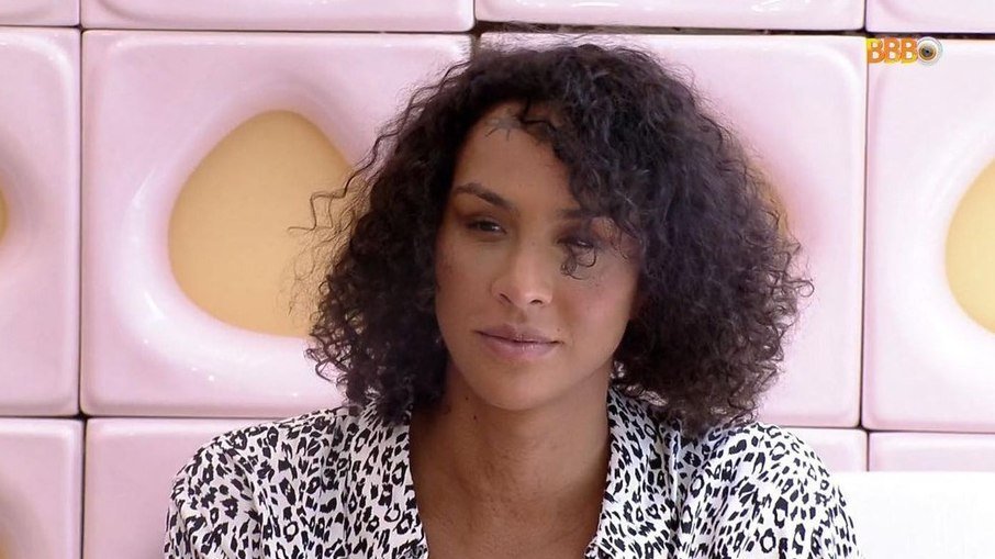 BBB 22: Advogada de Linn da Quebrada vai à polícia prestar queixa por transfobia à sister