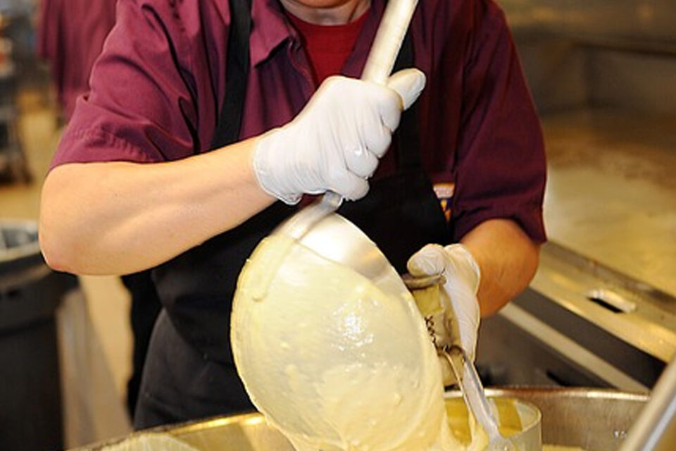 Prefeitura de Goiânia oferta curso de assistente de cozinha para mulheres